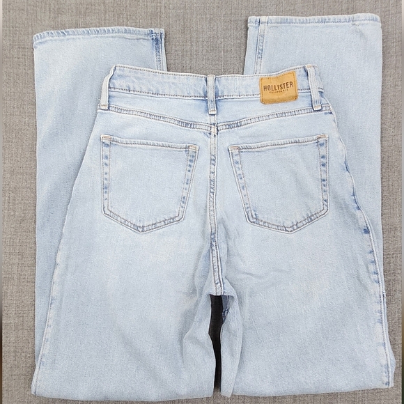 Hollister Curvy Ultra High-Rise Dad Jean Vintage Stretch. 27 - Picture 3 of 11